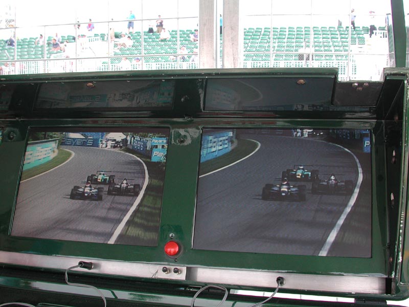 Race action from Eddie Irvine's pits 2.jpg 85.2K